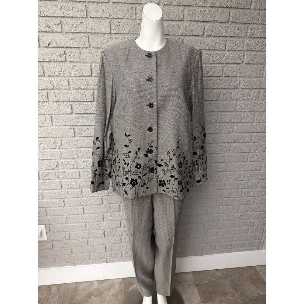 Alfred Dunner Women Floral Embroidered Herringbone Collarless Pant Suit Size 16